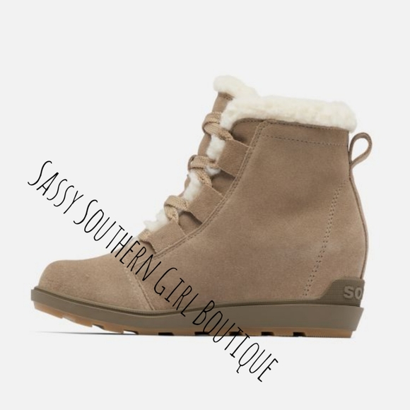 🆕⭐SOREL Evie II Taupe suede and Sherpa booties - Picture 6 of 16